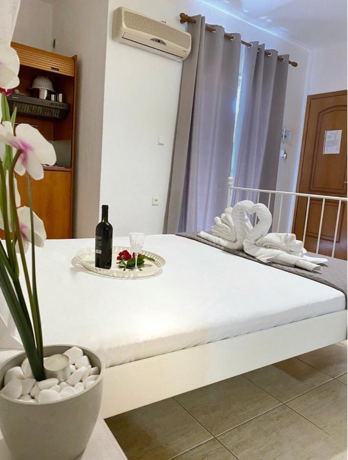 Delia Apartments Пефкохори Екстериор снимка