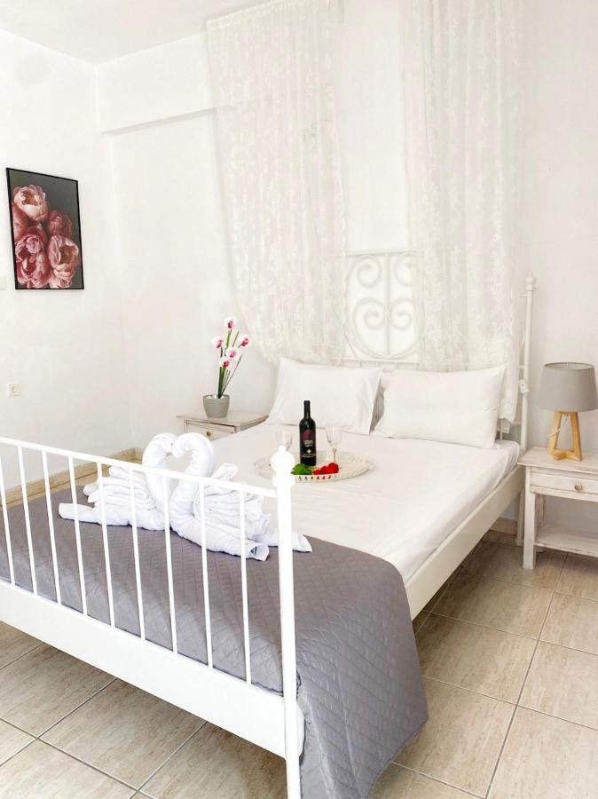 Delia Apartments Пефкохори Екстериор снимка