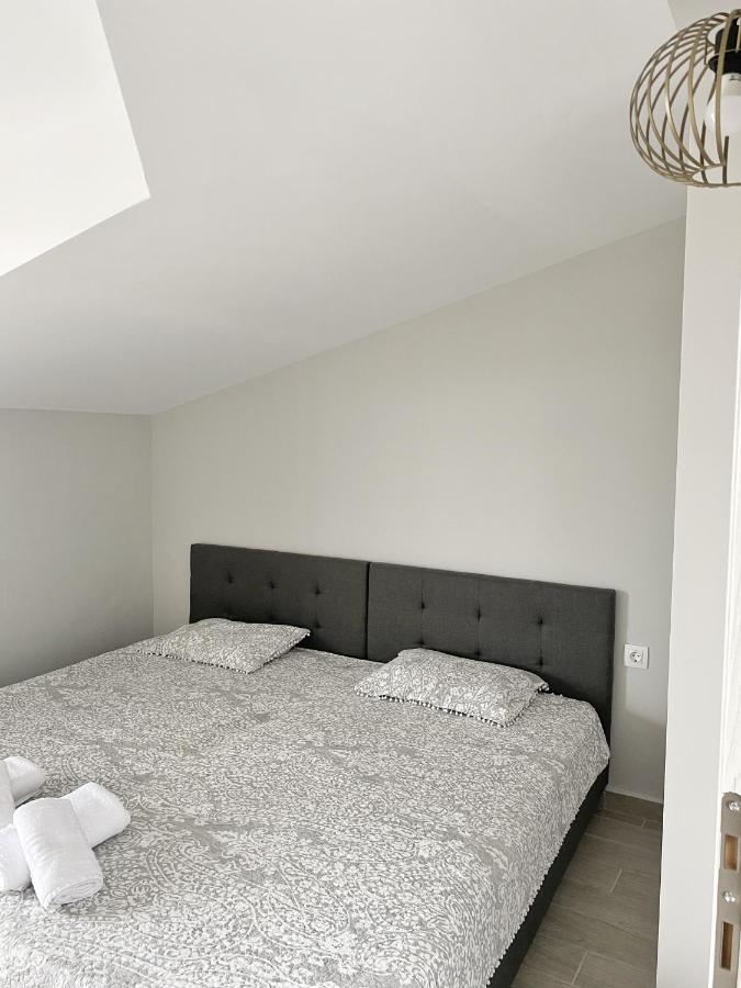 Delia Apartments Пефкохори Екстериор снимка