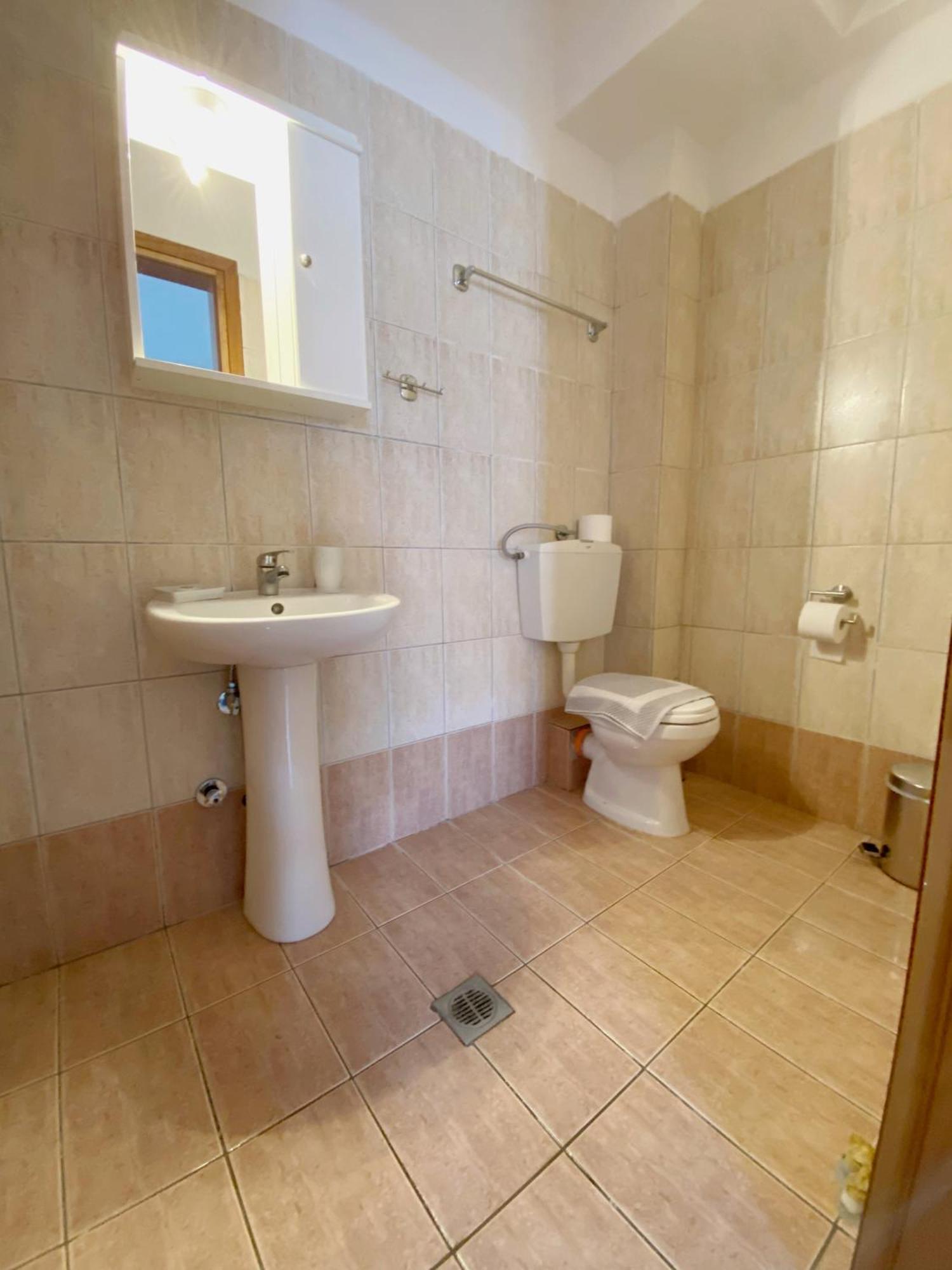 Delia Apartments Пефкохори Екстериор снимка