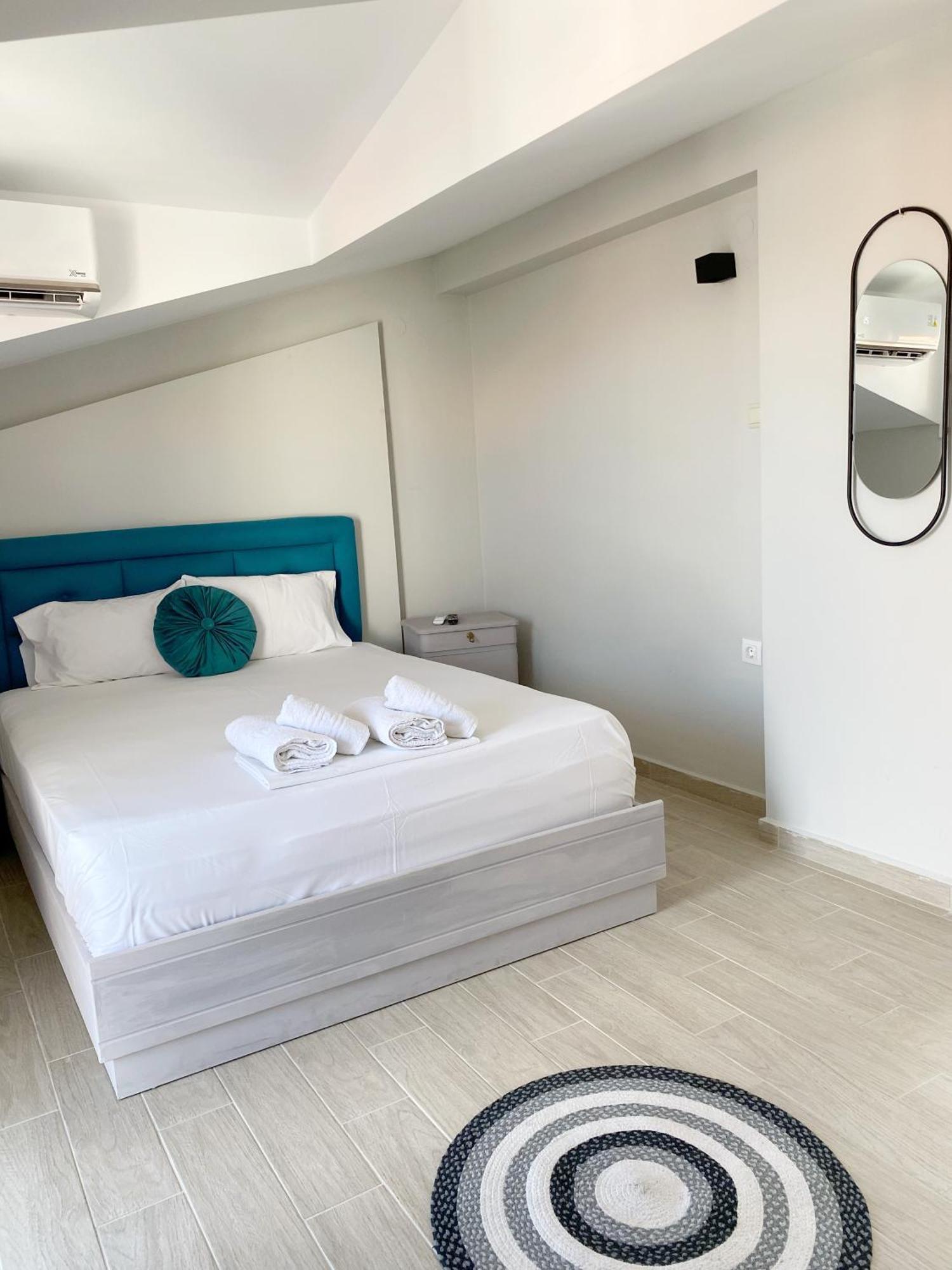 Delia Apartments Пефкохори Екстериор снимка