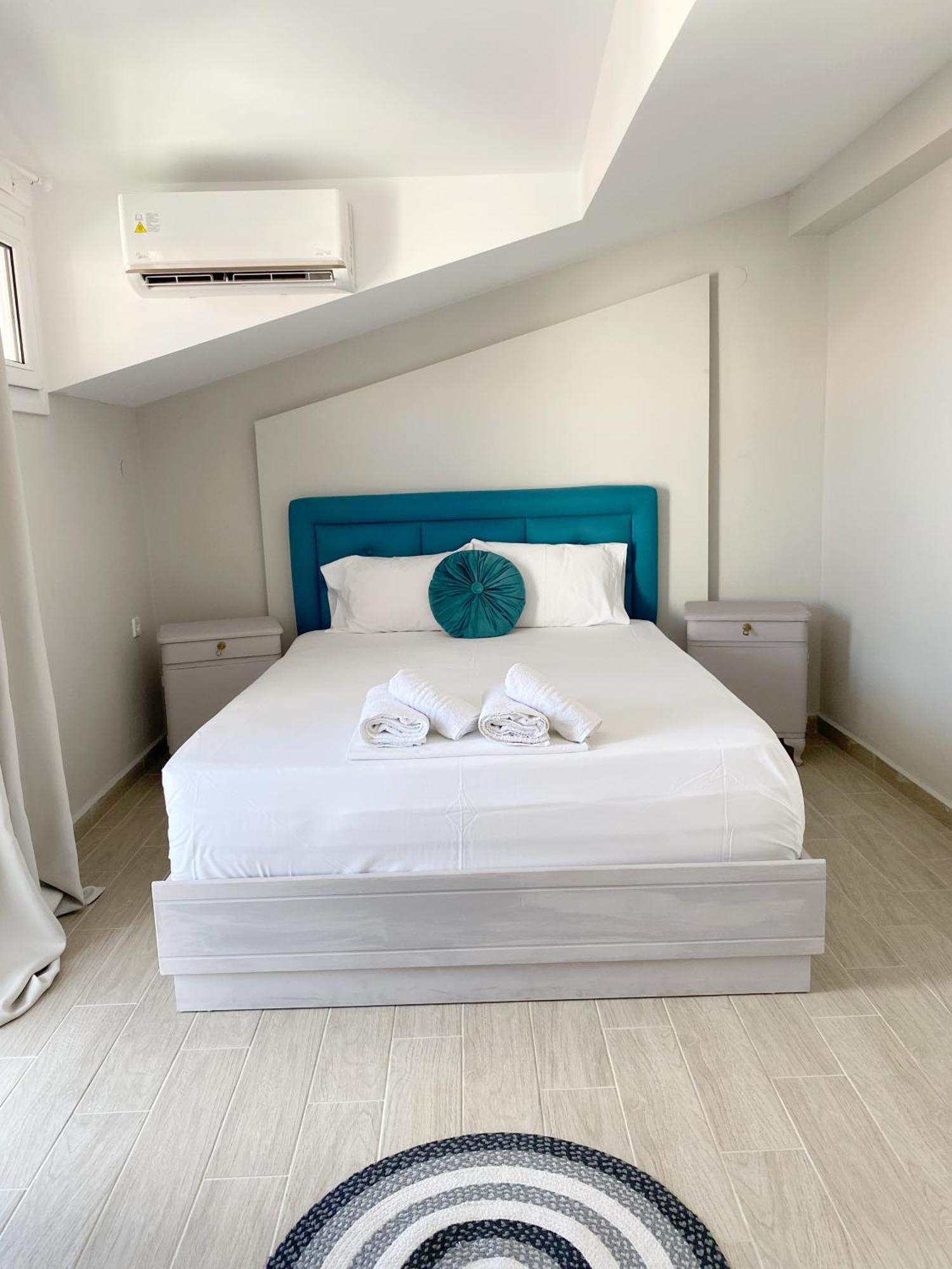 Delia Apartments Пефкохори Екстериор снимка
