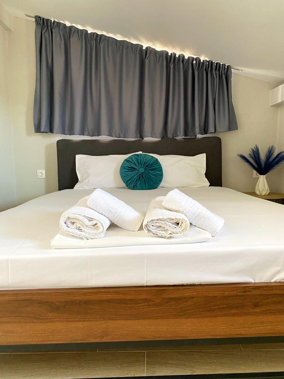Delia Apartments Пефкохори Екстериор снимка
