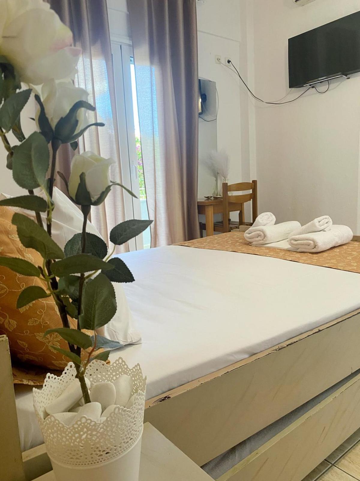 Delia Apartments Пефкохори Екстериор снимка