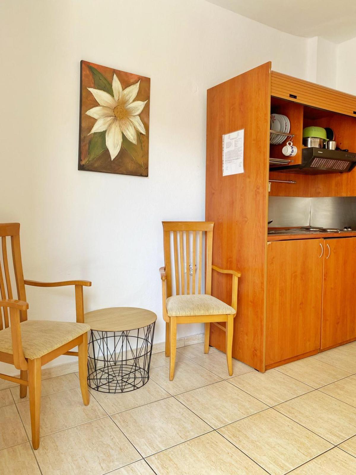 Delia Apartments Пефкохори Екстериор снимка