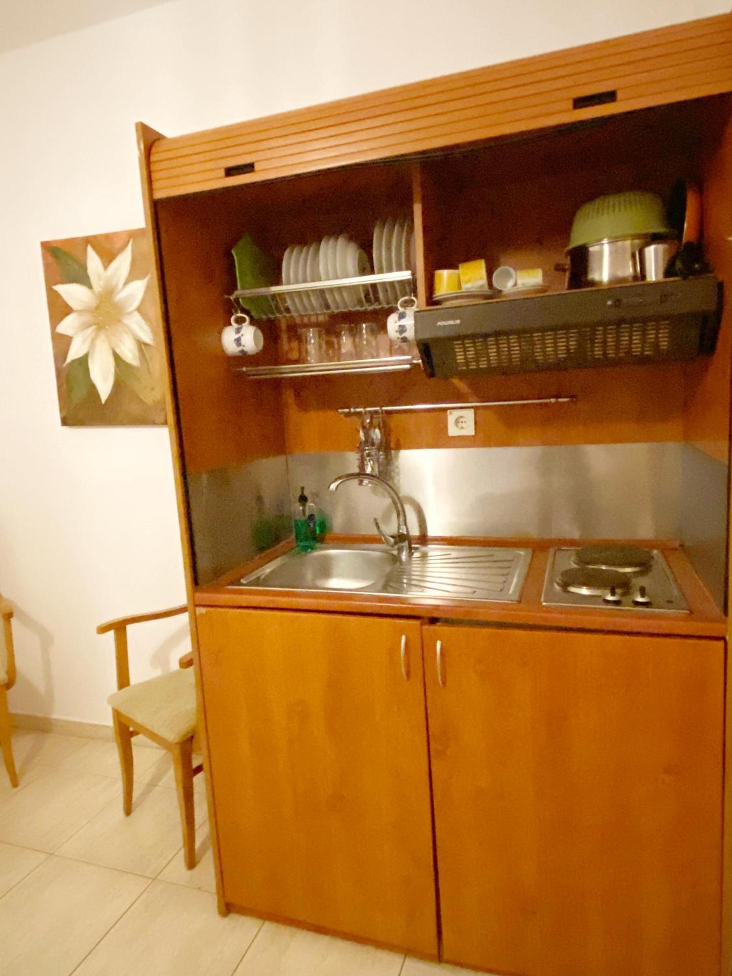 Delia Apartments Пефкохори Екстериор снимка